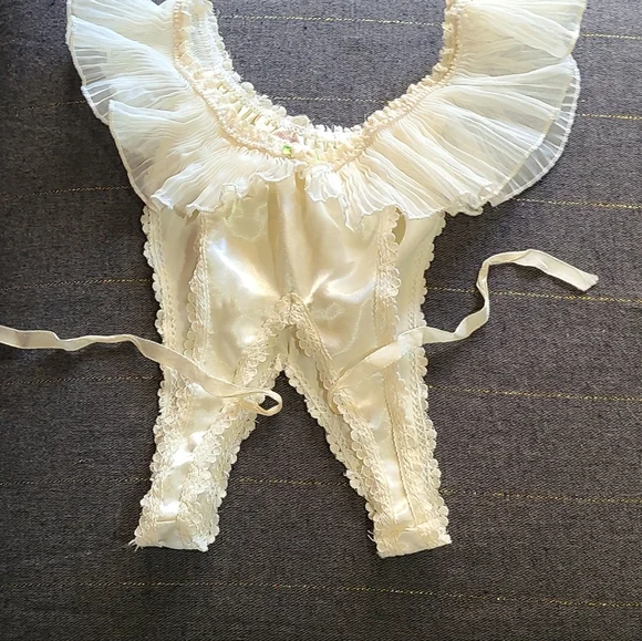VTG Women's Crotchless Panties Cream Colored Lace + Silk Feeling Sz OSFA - Picture 7 of 9